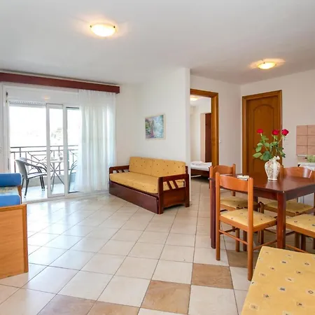 Apartament Lina Potos